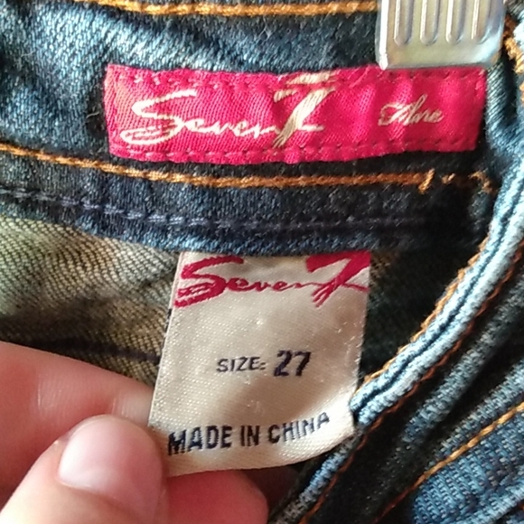 Women's Seven7 Blue Jeans - Picture 4 of 6